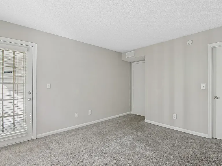 Woodmere Trace — Photo 32