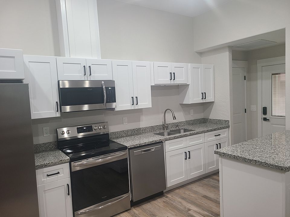 Kitchen with island