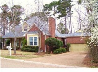 560 Cliffview Dr, Brandon, MS 39047