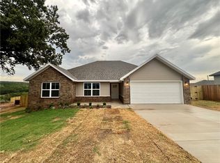 173 Tonya Loop, Huntsville, AR 72740