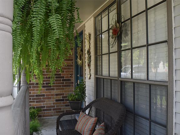 4th image of 8526 Pines Place Dr