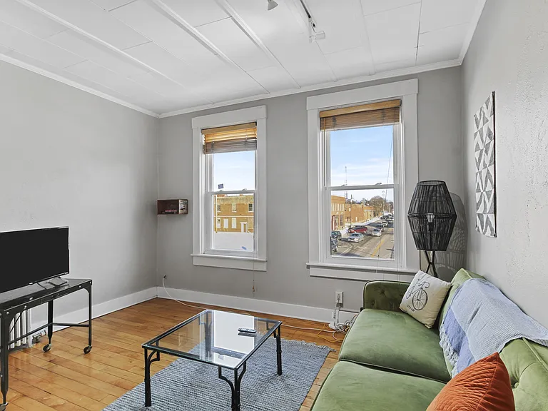 415 N Neil St #2 — Photo 10
