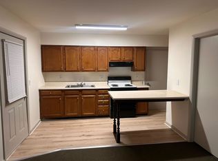 38 Cottage St APT 3, Rutland, VT 05701