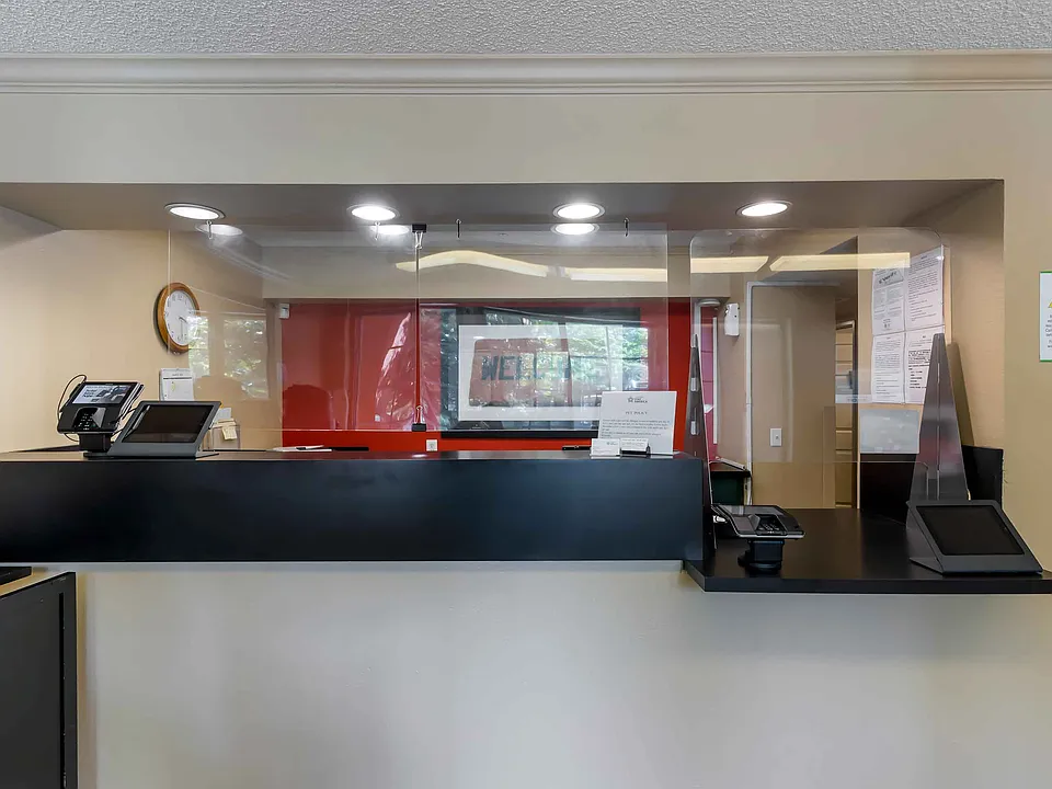 Lobby and Guest Check-in
