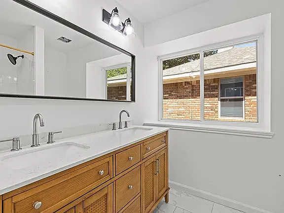 600 Harrison Dr — Photo 16