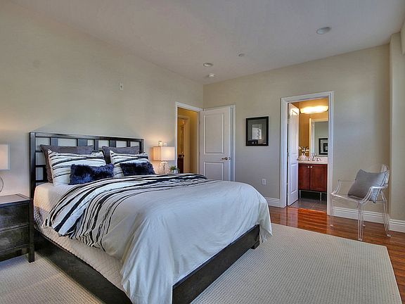 5th image of 3184 Mission St APT 203