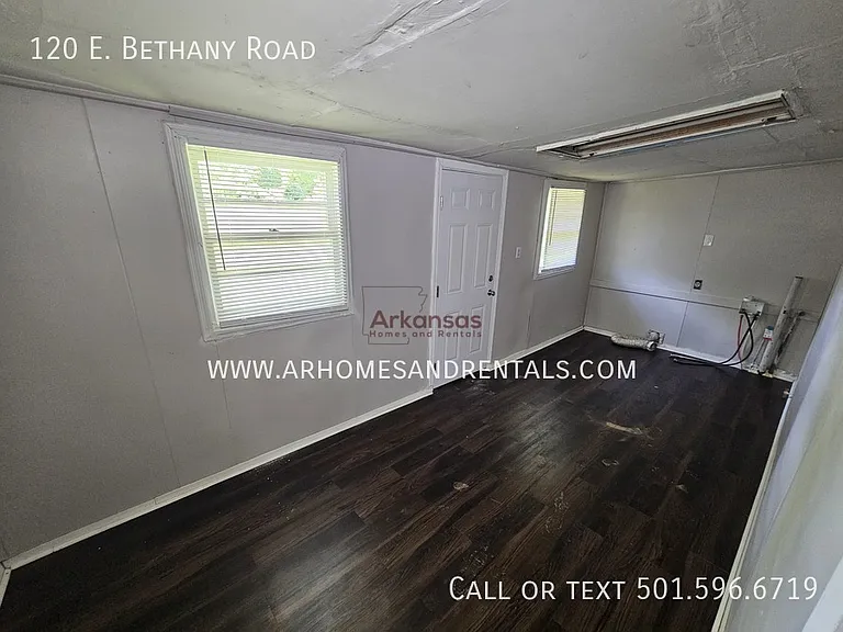 120 E Bethany Rd — Photo 10