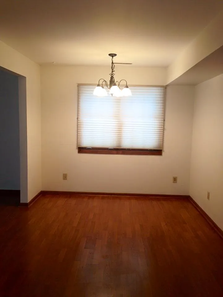 3 bed, 1.5 bath, 1500 sqft, $2,025 — Photo 3