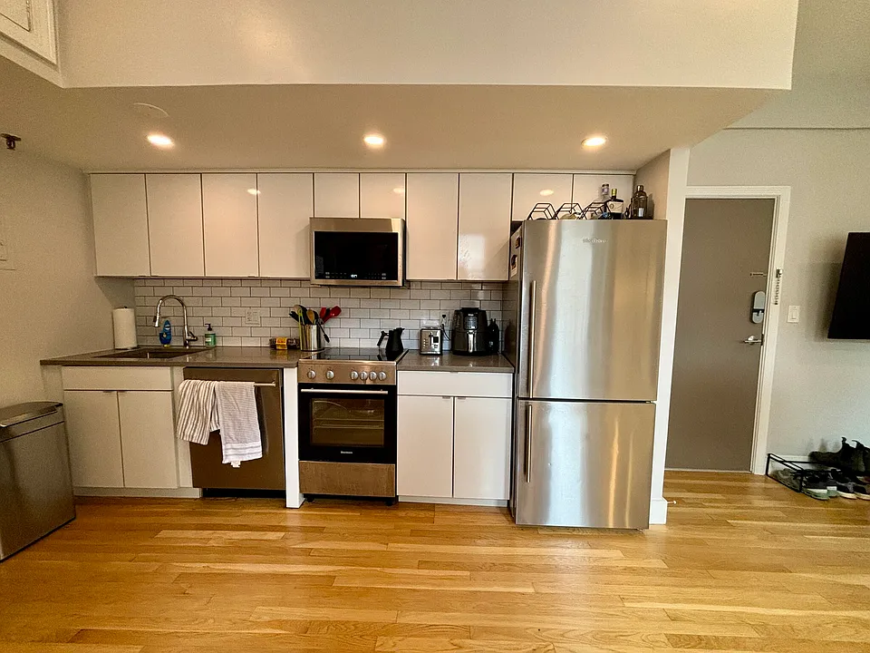 829 Boylston St #301