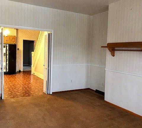 4th image of 1005 Trenton St