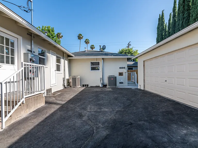 305 N Chevy Chase Dr #305 — Photo 12