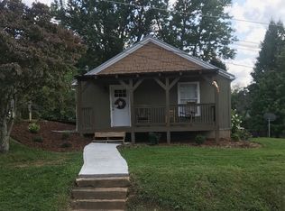 28 Sheppard St, Canton, NC 28716