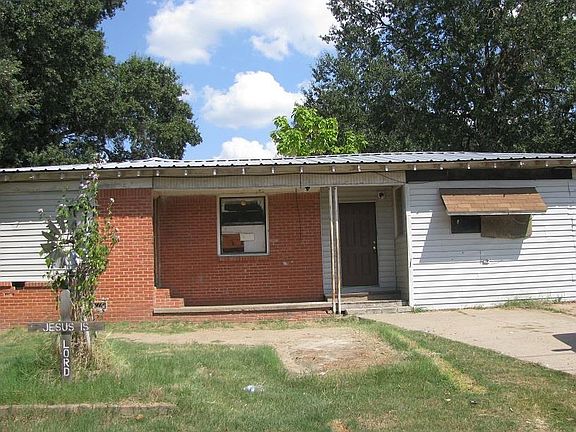 2nd image of 412 Oak St