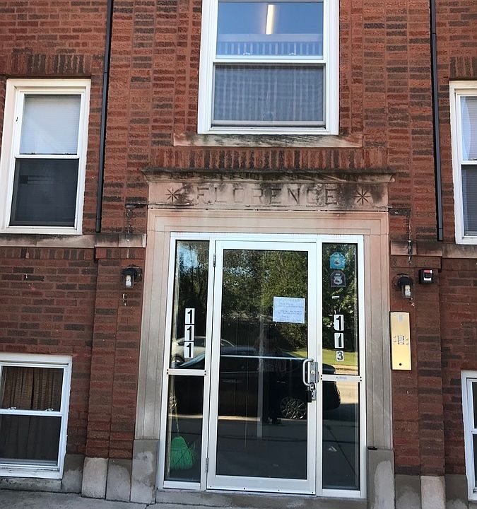 1st image of 111 Memorial Dr APT 9
