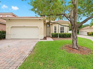 1107 NE 37th Pl, Homestead, FL 33033