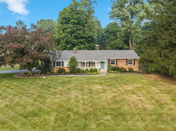 420 Bishop Hollow Rd, Newtown Square, PA 19073