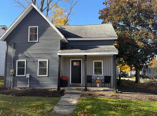 10050 S Norris Rd, Delton, MI 49046