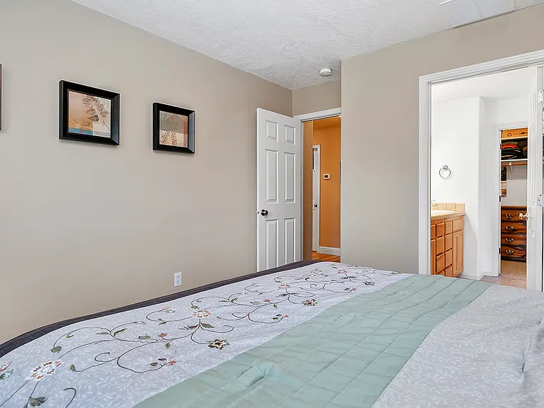 2315 E Conner St — Photo 14