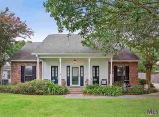 1445 Weeping Willow Dr, Denham Springs, LA 70726