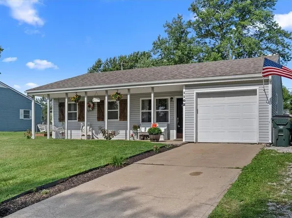 1102 W 3rd St, Edgerton, KS 66021