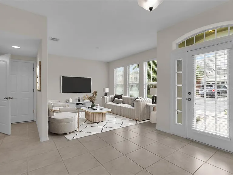 1041 Laurel Ridge Ln — Photo 4