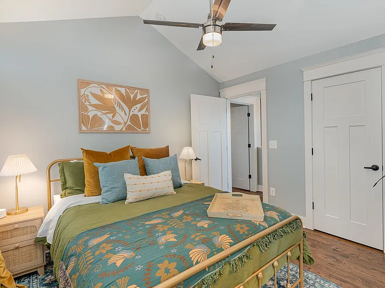 928 Thomas Ave — Photo 13