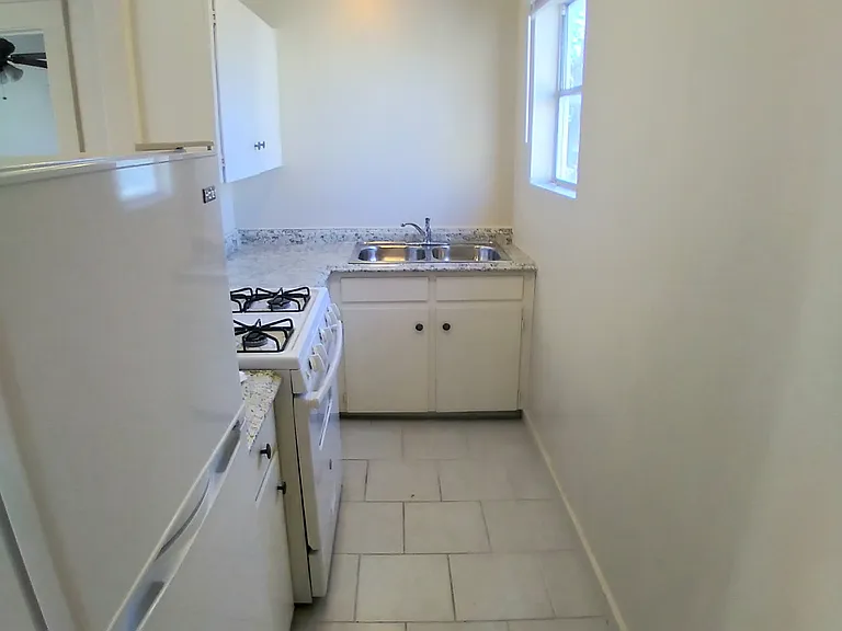 215 W Magnolia Ave #3 — Photo 6