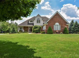7605 Setters Pointe Dr, Brighton, MI 48116