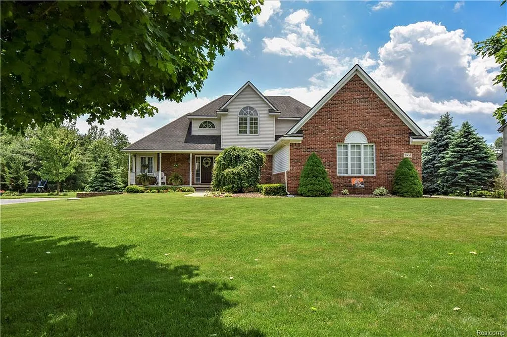 7605 Setters Pointe Dr photo 1