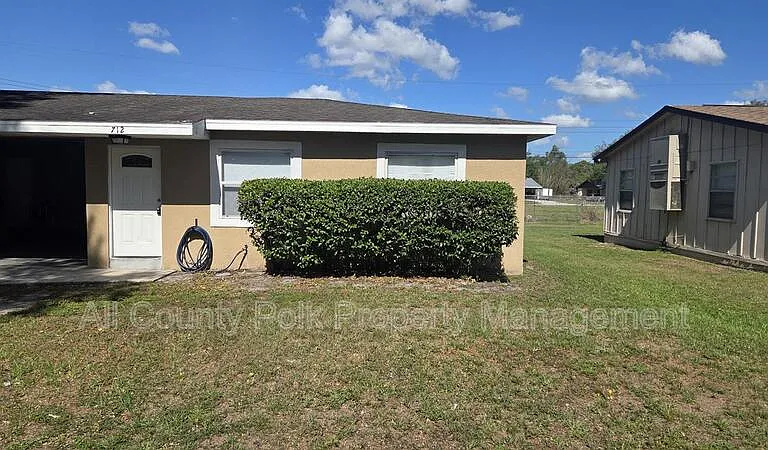 712 Bryon Ct — Photo 1