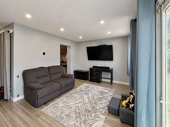 3rd image of 81 Hansen Rd N #98