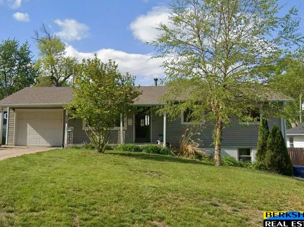 538 E 4th St, Papillion, NE 68046