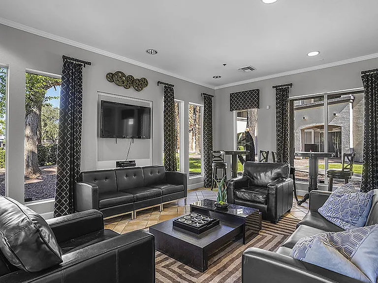 Rio Santa Fe Apartments — Photo 11