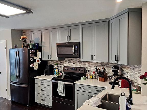 4th image of 2316 Brighton Pl