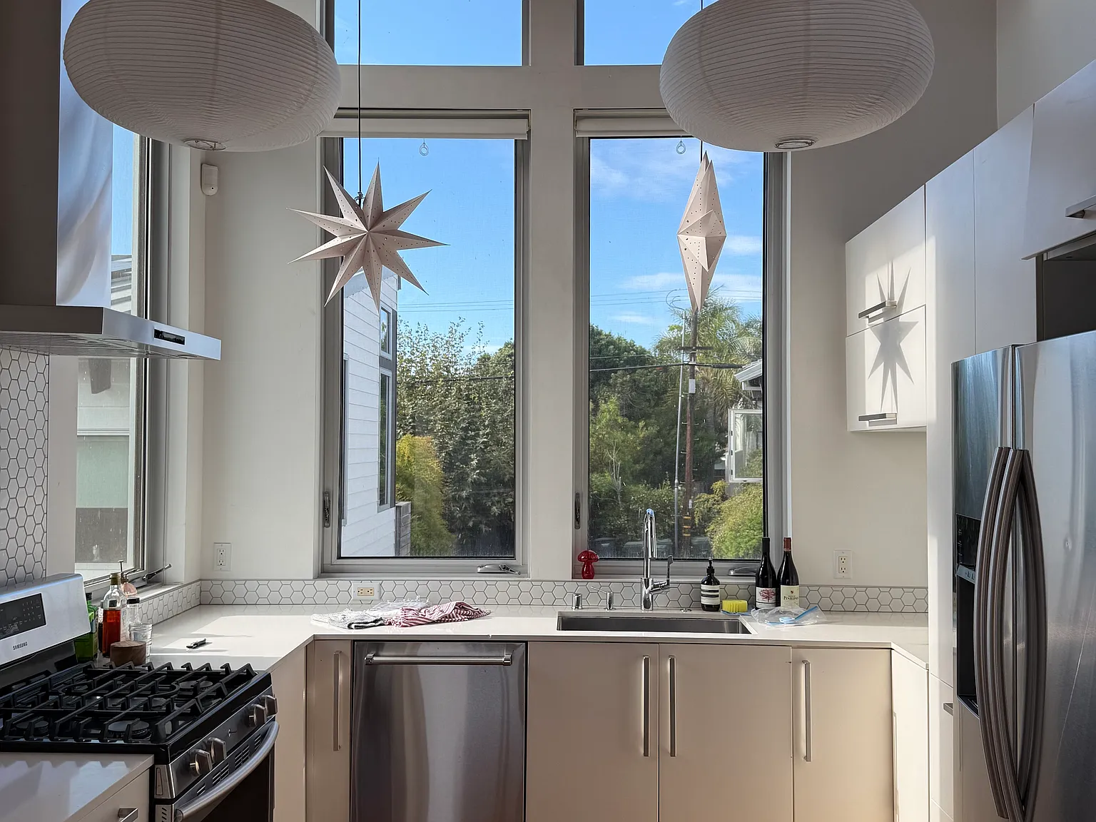 3 bed, $7,000 — Photo 2