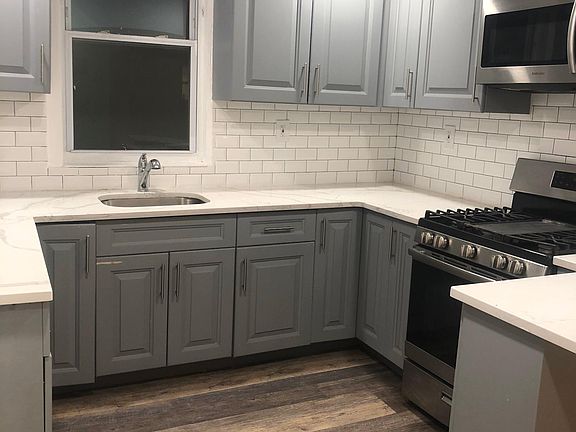 Different Kitchen angle! Here you can see the living area clearly!