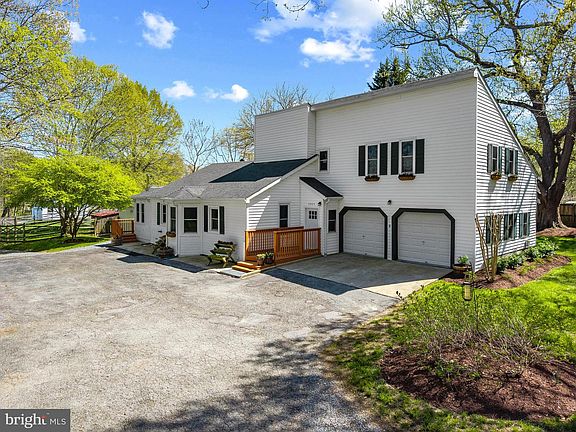 3rd image of 4905 Sudley Rd