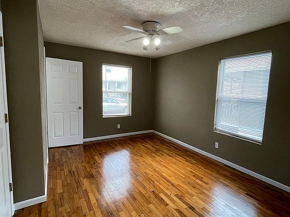 5th image of 206 E Pierce St