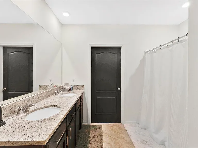 831 Turner Ln — Photo 14