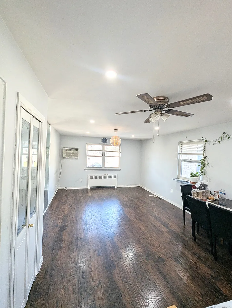 Building Photo - 8232 Langdale St #2