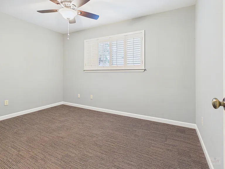4409 Twisted Tree Dr — Photo 19