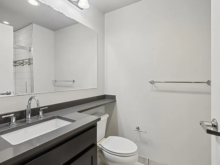 19-web-or-mls-1627 Penn Ave Unit 502-S2409-019
