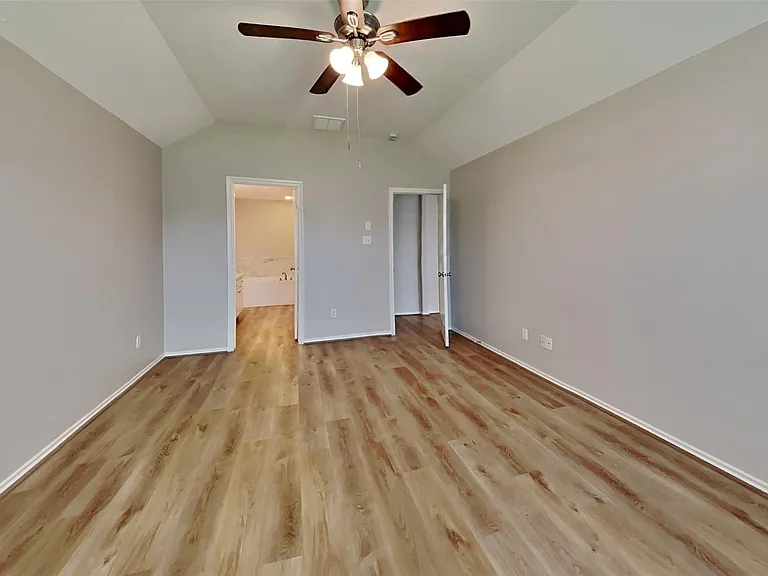22076 Knights Cove Dr — Photo 9