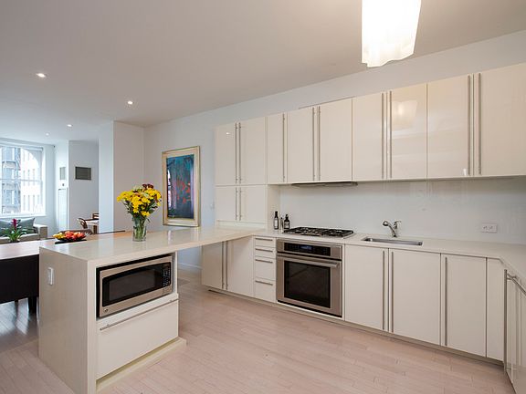 2nd image of 650 6th Ave APT 6K