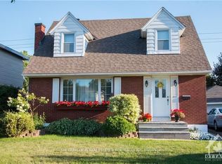 820 Smyth Rd #A, Ottawa, ON K1G1P3