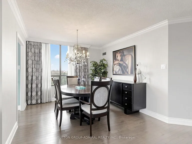 7460 Bathurst St #507 — Photo 4