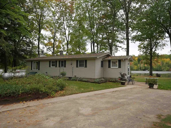 4951 Machickanee Ln, Lena, WI 54139