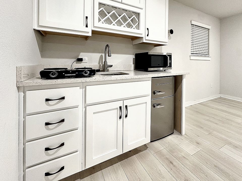 1st image of 346 Garner Dr #B