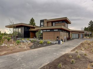 61774 Hosmer Lake Dr, Bend, OR 97702