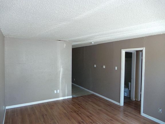 5th image of 2809 N Highway 175